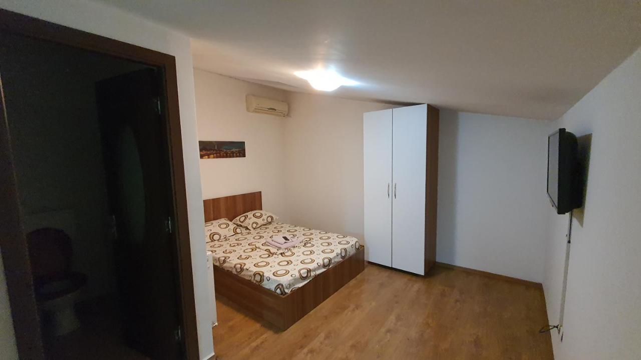 Pensiune Fundeni- Dragonul Rosu Bukarest Kültér fotó